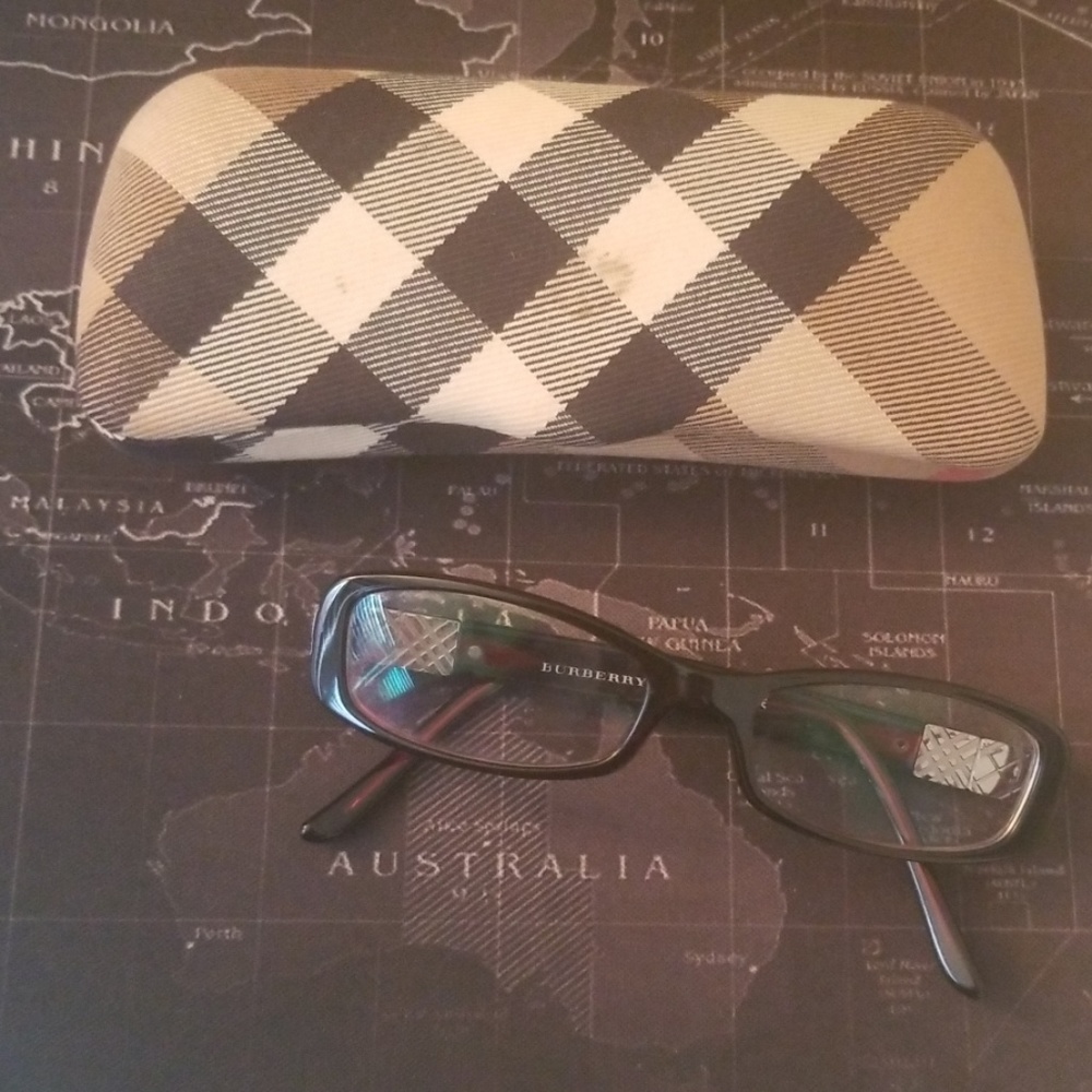 Burberry Women's Glasses + Nova Check Plaid Case - Picture 2 of 8